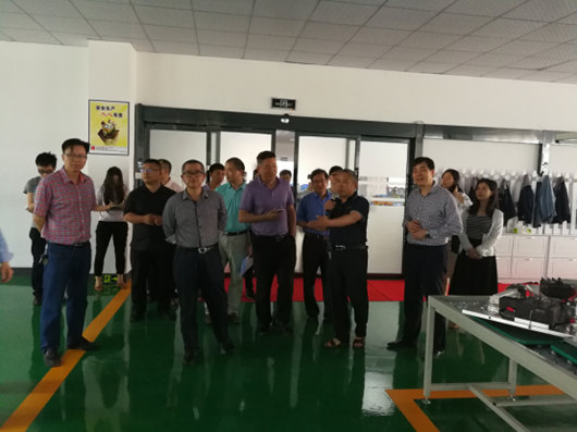 我院課題組赴漣源市開(kāi)展《婁底資源型城市轉(zhuǎn)型升級(jí),深化供給側(cè)結(jié)構(gòu)性改革》課題調(diào)研